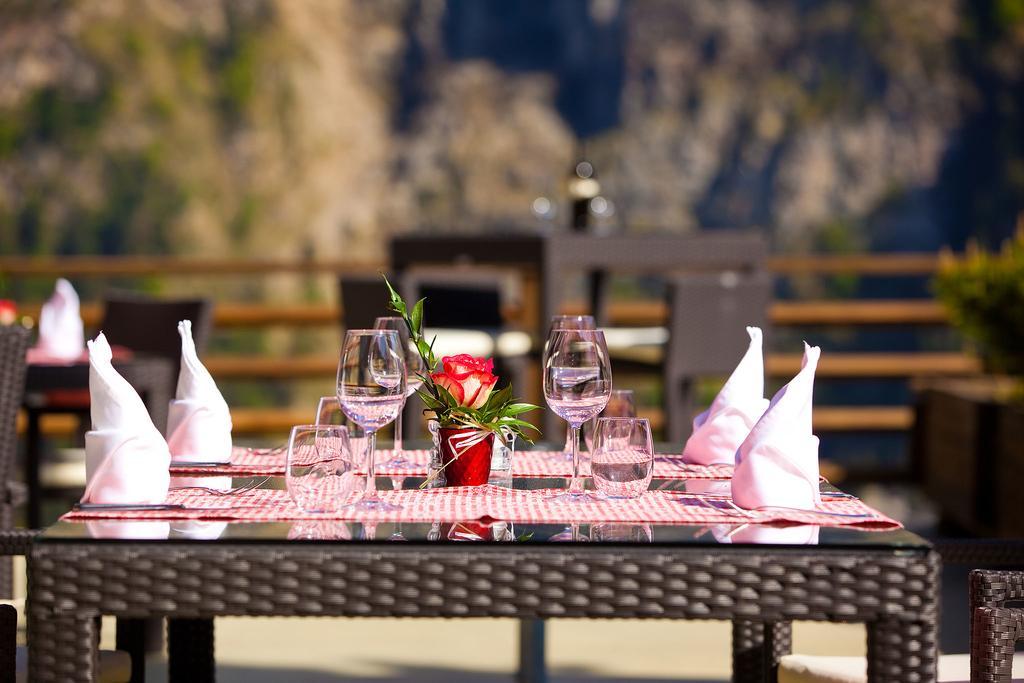Hotel Aux Mille Etoiles Salvan Екстер'єр фото