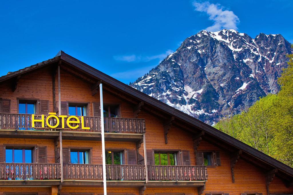 Hotel Aux Mille Etoiles Salvan Екстер'єр фото