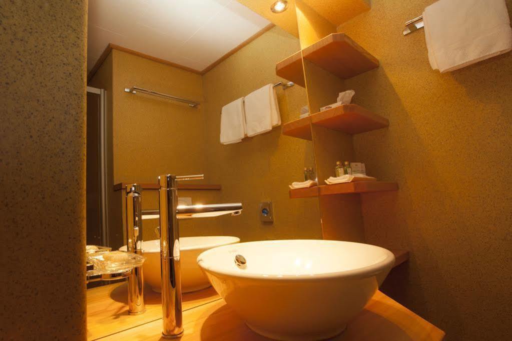 Hotel Aux Mille Etoiles Salvan Екстер'єр фото